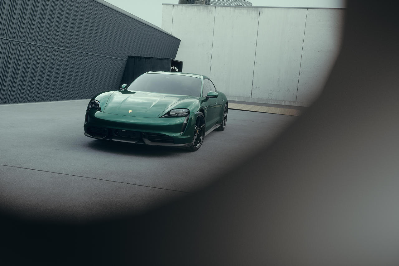 Porsche Taycan Turbo S (full CGI)