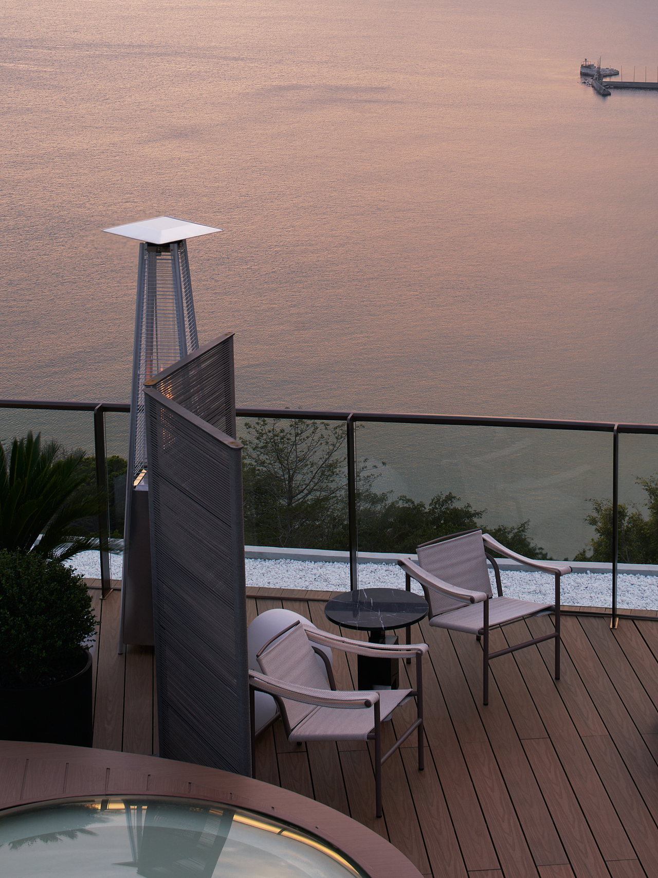 天琴湾露天餐厅（图ZMzMxNjk1MTE2） - 环境/建筑摄影 - 站酷设计师邓文浩原创素材 - 站酷ZCOOL