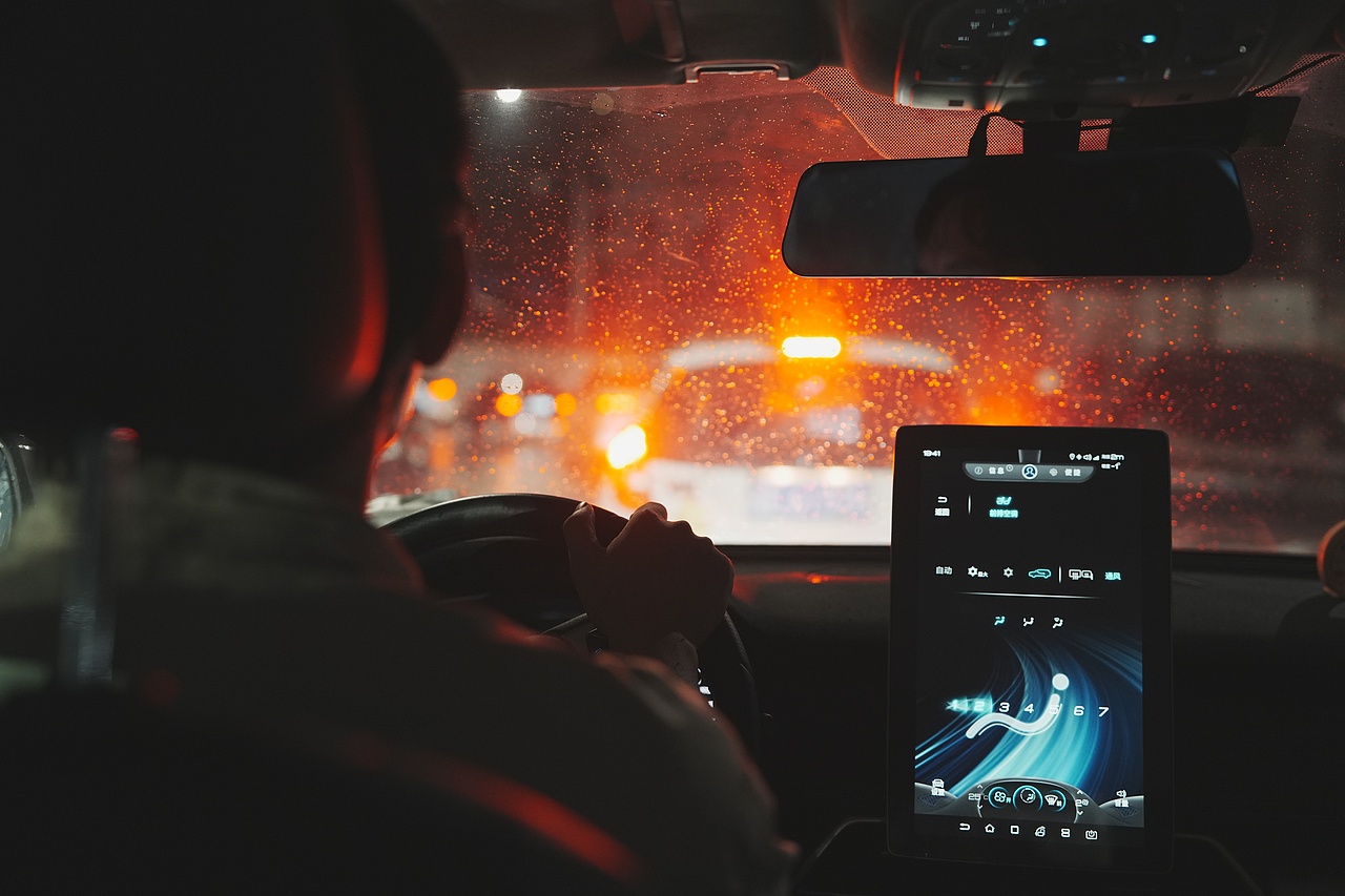 雨夜的邂逅|Also