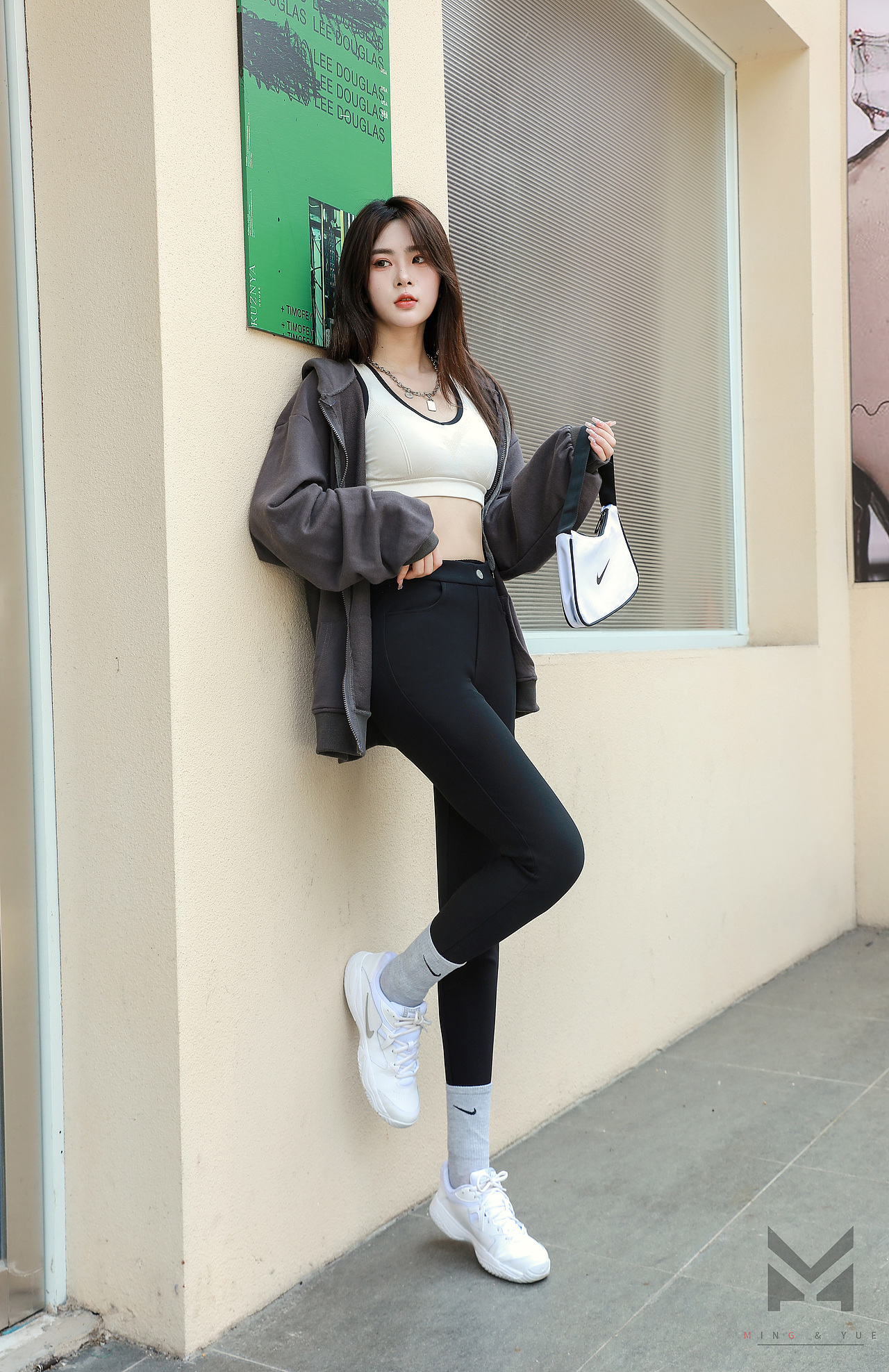 服装拍摄/裤子/模特商拍（图ZMzQzMjg0MjY4） - 产品摄影 - 站酷设计师大江视觉原创素材 - 站酷ZCOOL