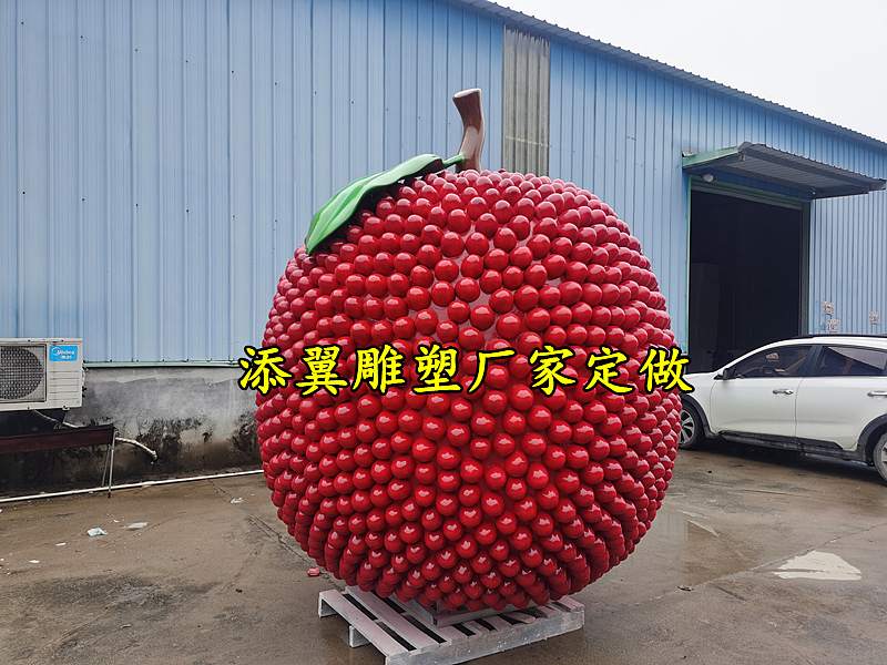 水果成熟季节玻璃钢仿真杨梅造型雕塑先打头阵装饰景观