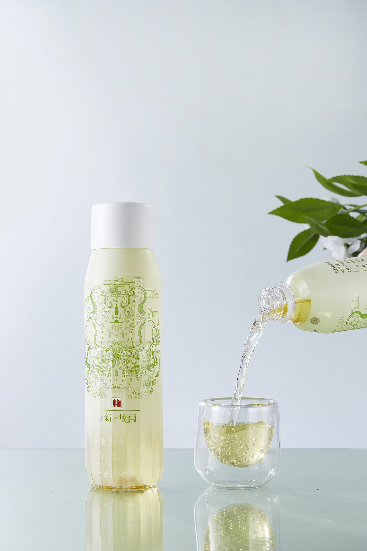 平仄-上新了故宫 联名茶饮料包装设计