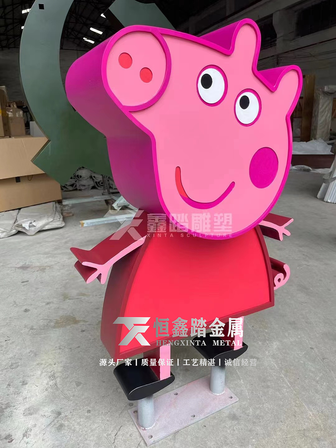 彩绘不锈钢小猪佩奇雕塑 不锈钢卡通系列雕塑装饰意义