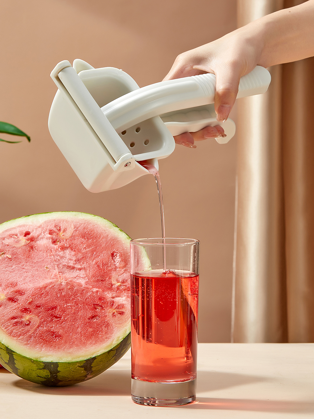 手动榨汁器产品拍摄（图ZMzU1NjIzMDMy） - 产品摄影 - 站酷设计师裕一原创素材 - 站酷ZCOOL