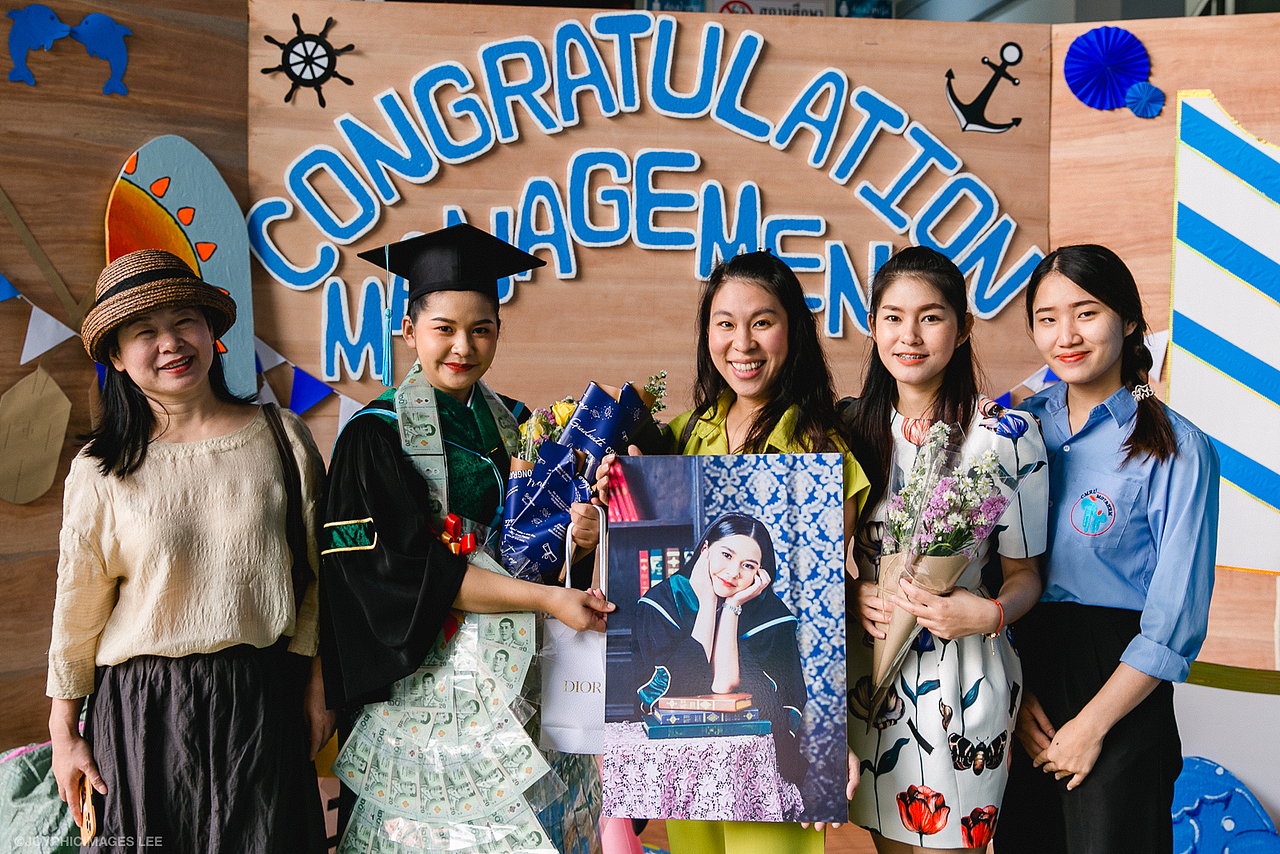 泰国的毕业典礼（图ZMzMyMTI4NTg4） - 人文/纪实摄影 - 站酷设计师钢叔原创素材 - 站酷ZCOOL