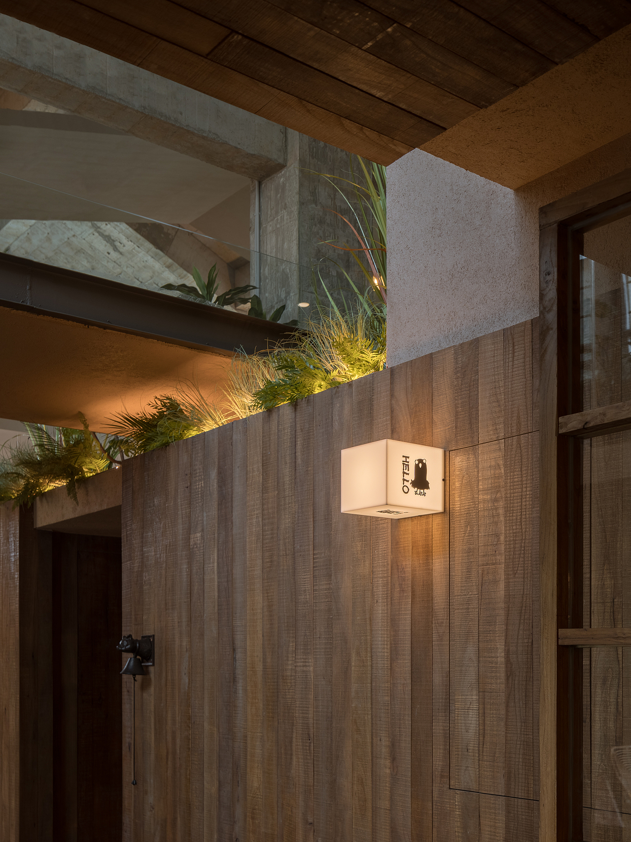 错位社区 - 東鸦EAST'YA