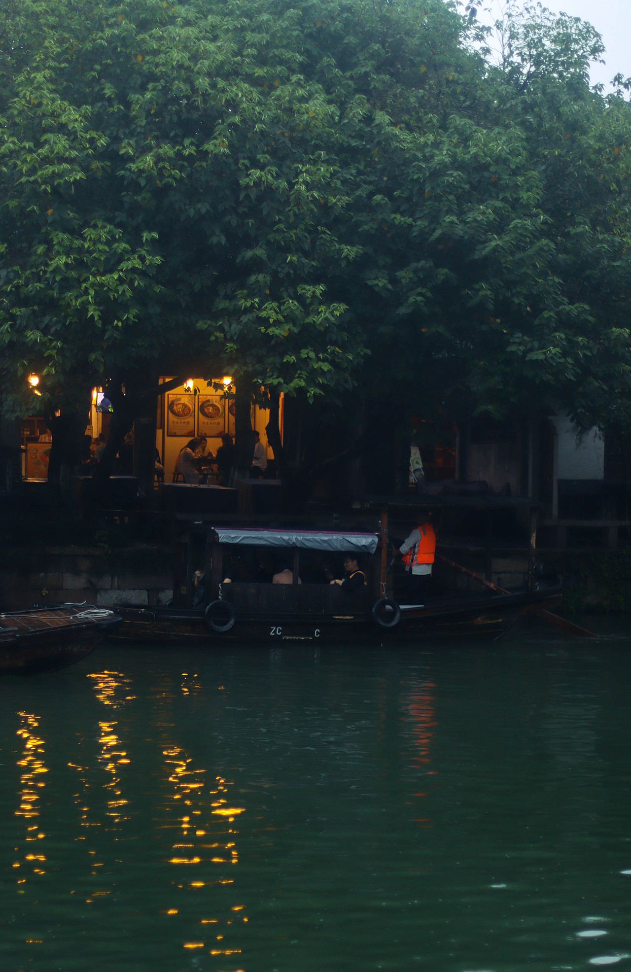 乌镇｜江南雨巷｜乌篷船（图ZMzYyNTI3Njk2） - 风光摄影 - 站酷设计师小澄赶稿啦原创素材 - 站酷ZCOOL