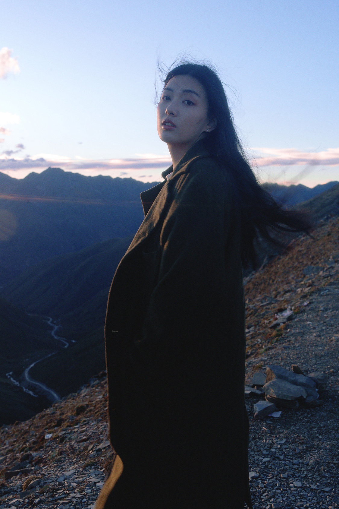 努力走着，为一份温柔的着落（图ZMzMwOTYxODM2） - 人像摄影 - 站酷设计师白山Gavin原创素材 - 站酷ZCOOL