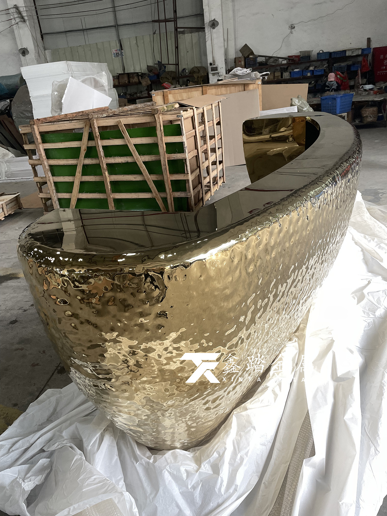 黄钛金不锈钢水波纹吧台、镜面水波纹不锈钢接待台