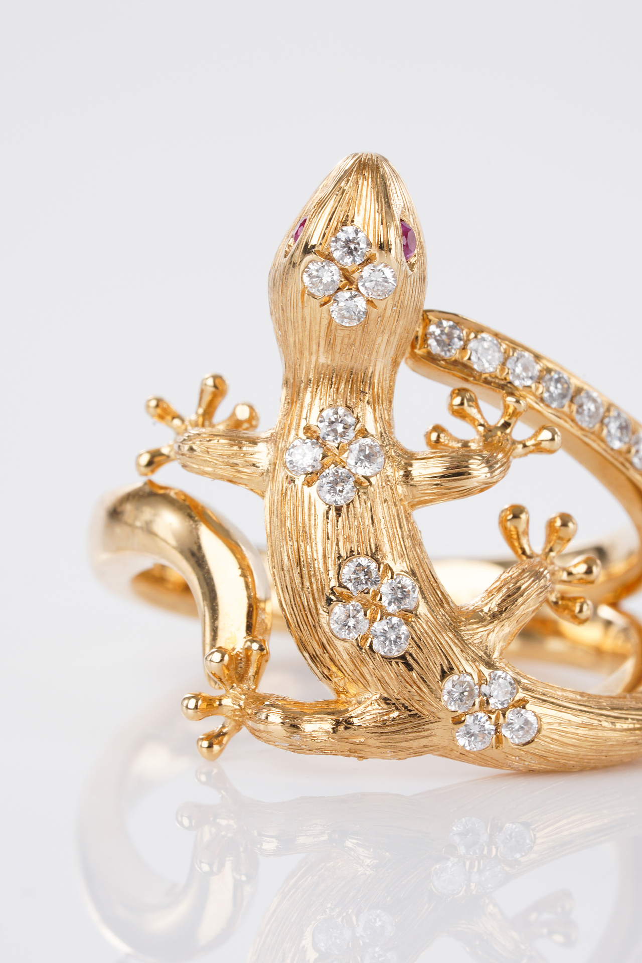 壁虎戒指 | 奢侈品（图ZMzEzODgyOTQw） - 产品摄影 - 站酷设计师欧兰萍原创素材 - 站酷ZCOOL