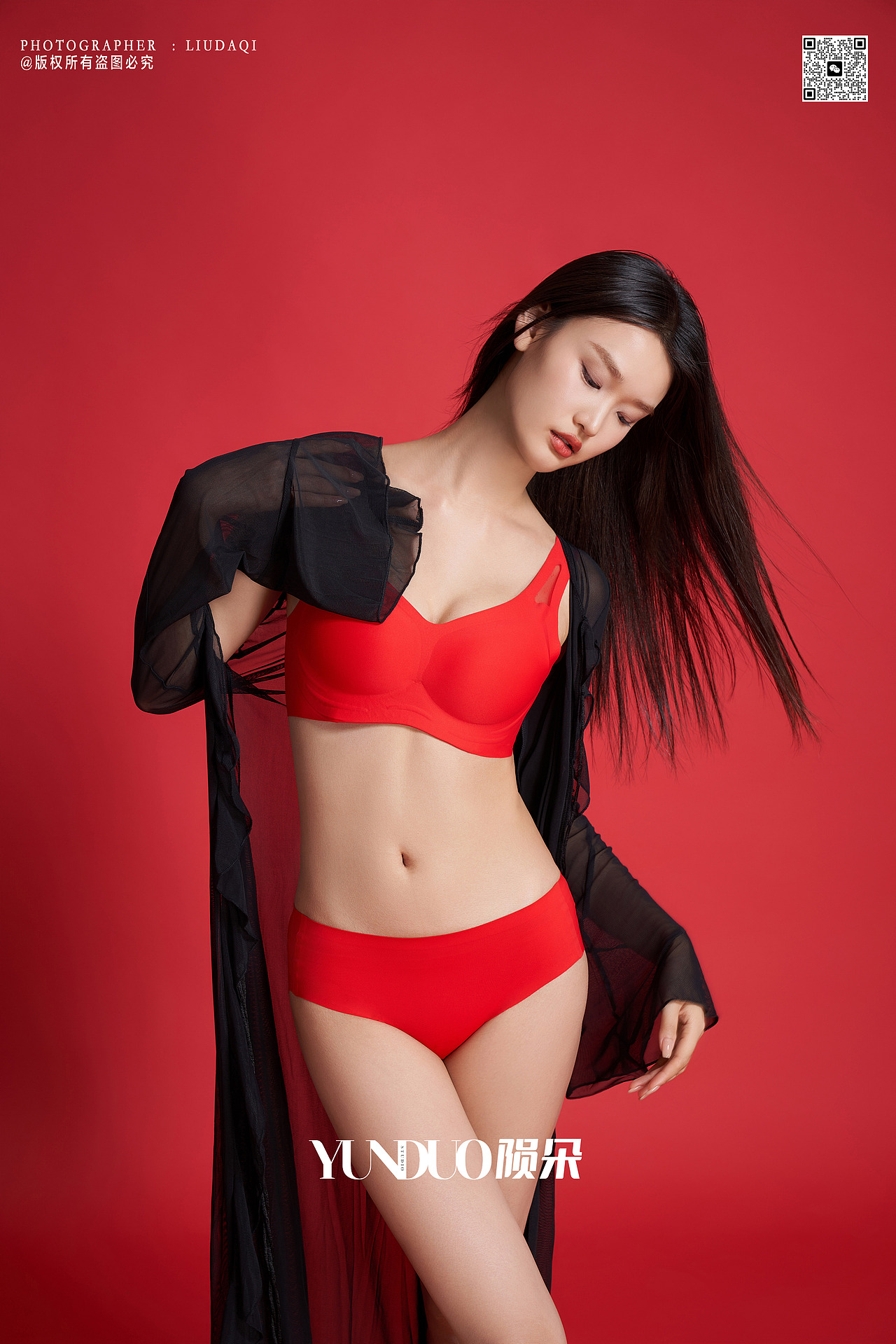 高级感内衣 文胸 吊带 美背 拍摄 新年主题内衣