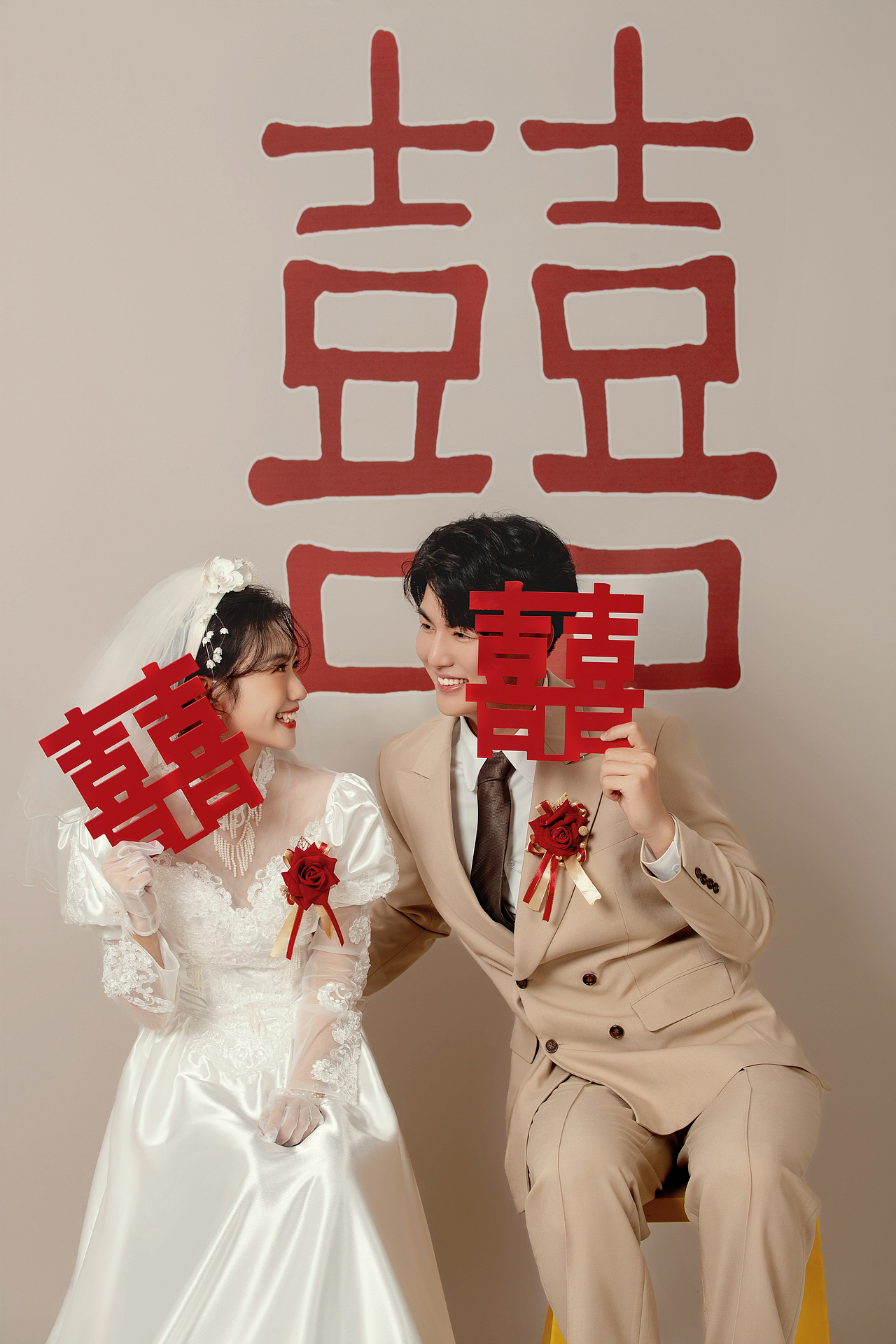 这就是符合家长心目中的新中式秀禾婚纱照吧！