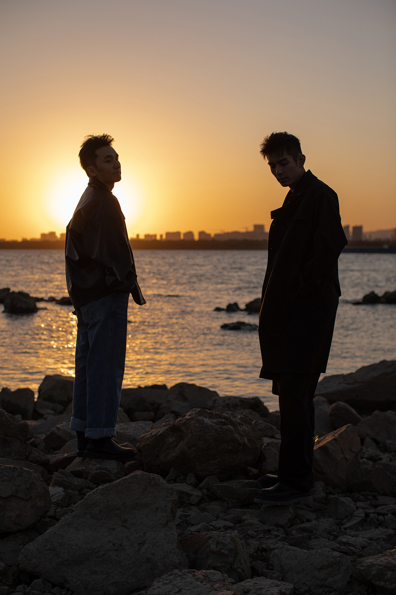 沉溺于橘色的晚风