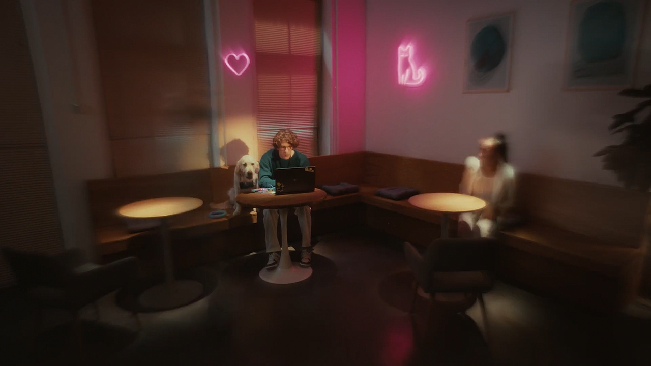 海外广告 | 笔记本电脑 F+plus