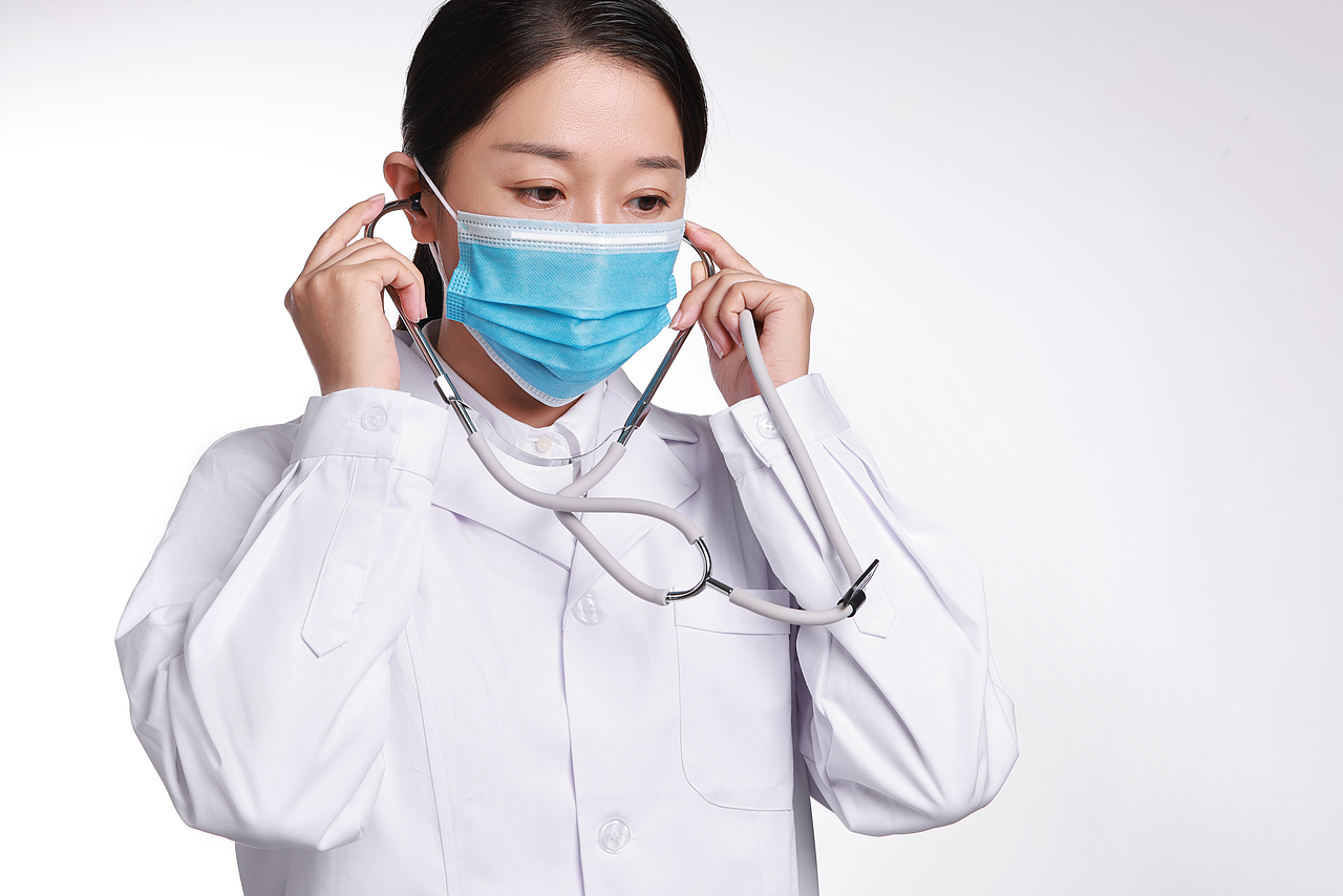 医生大夫护士医疗注射新冠疫情防护白底医护模特图