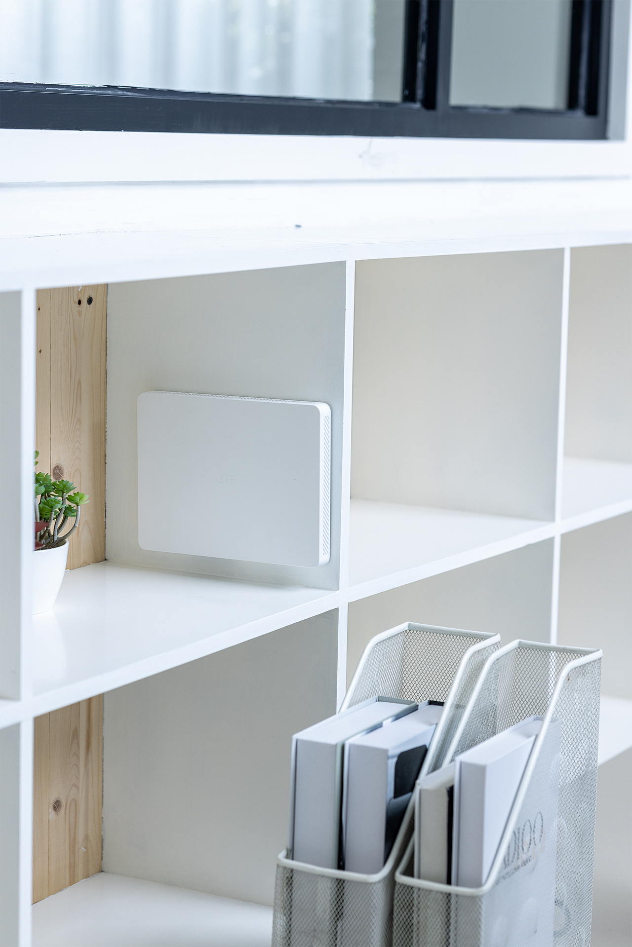 中兴晴天墙面路由器