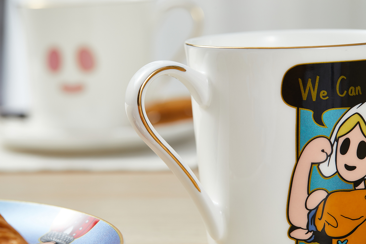 蓝烟斗*红胶囊 无声呐喊IP的骨瓷查餐具系列