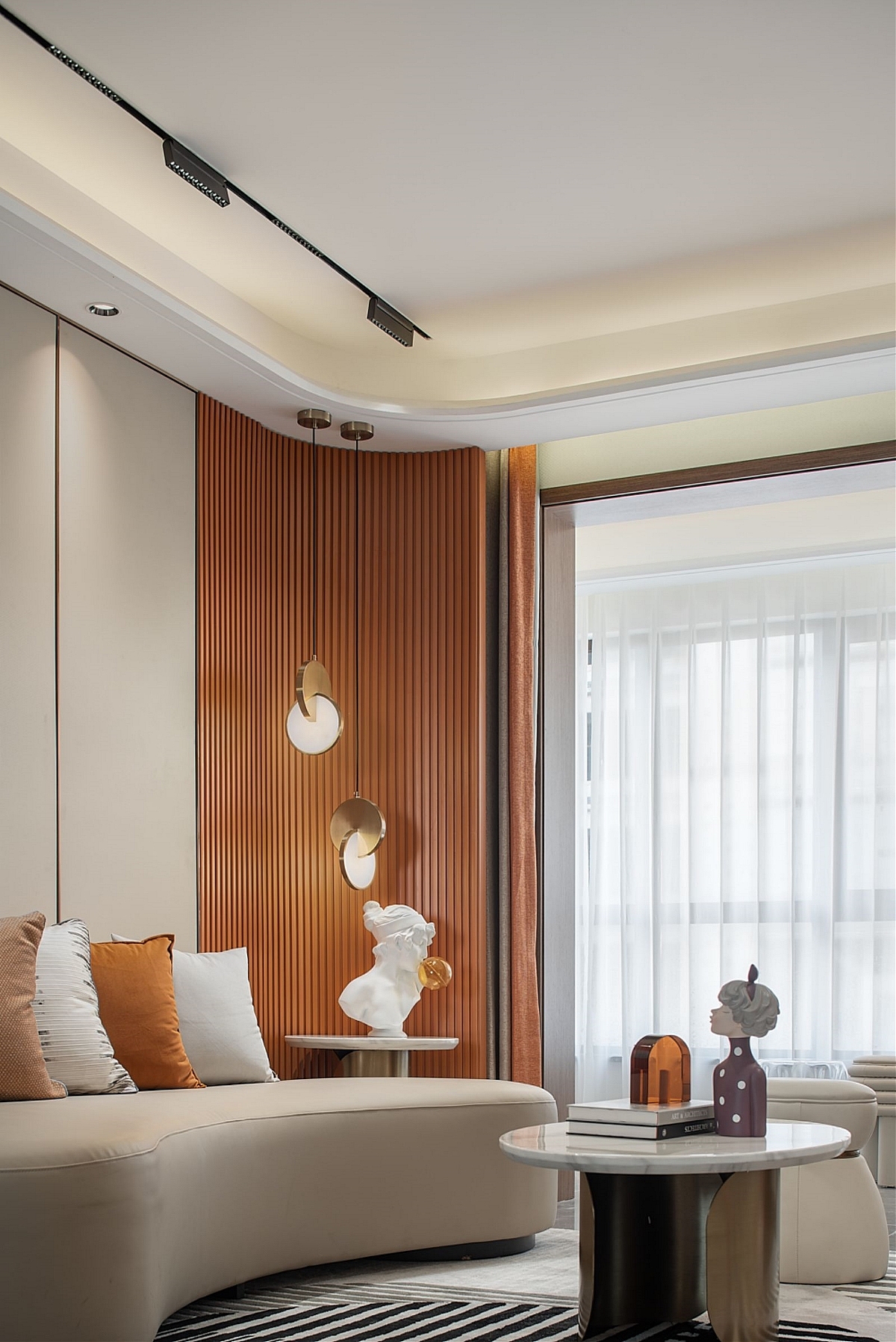 橙色与白色 打造出活力满满的住宅