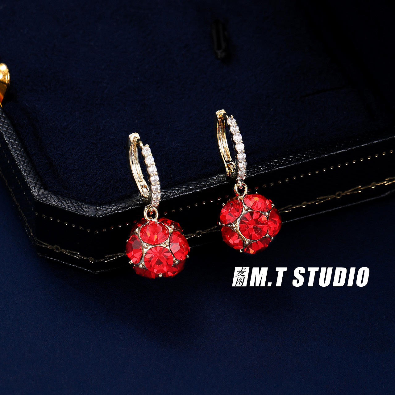 珠宝饰品首饰耳环拍摄 产品摄影 暗黑系饰品耳饰拍摄