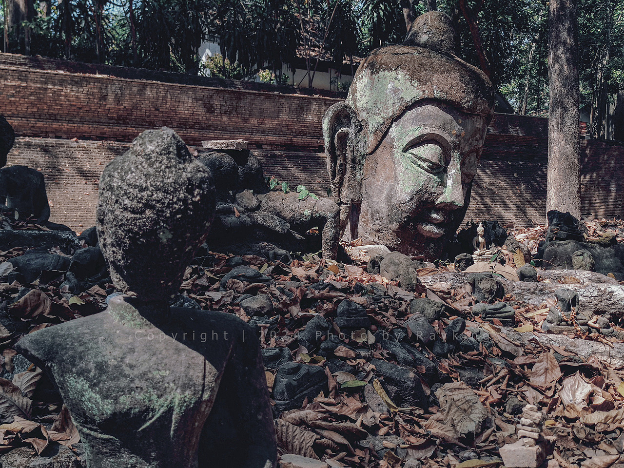 乌蒙寺的残佛头