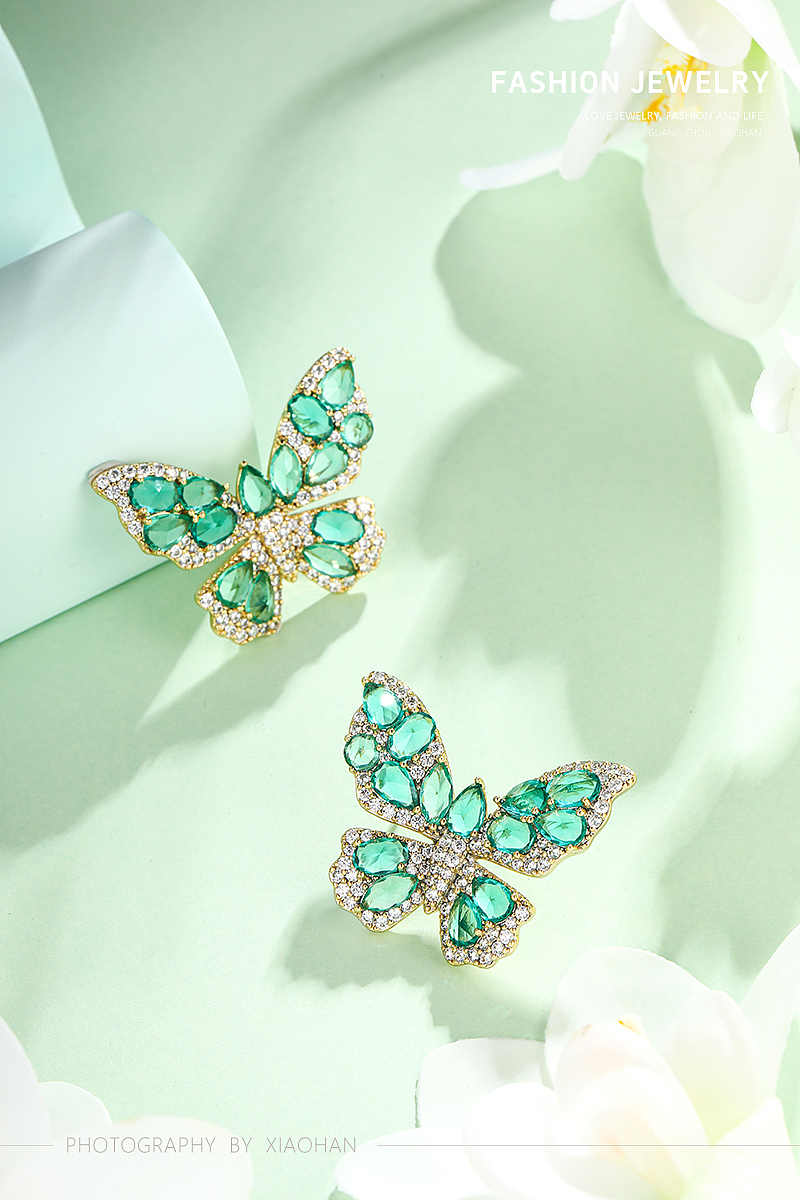 电商首饰拍摄 首饰场景实拍 耳钉 胸针 绿色底 蝴蝶