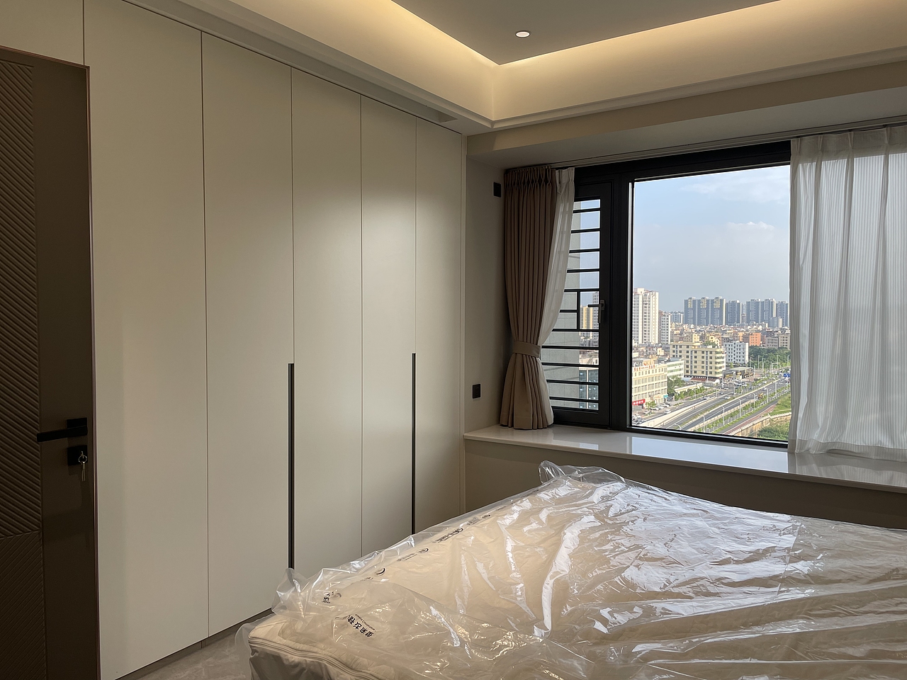 十月新作 | 120m² 暖色调现代意式简约空间