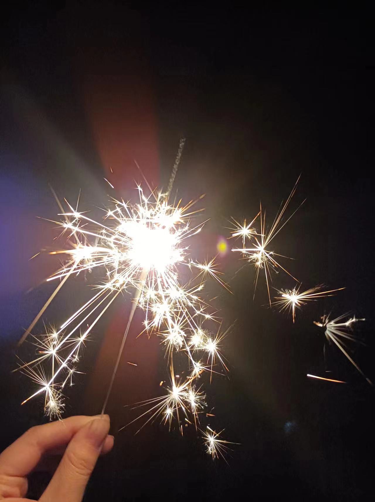 2023跨年夜烟花-仙女棒