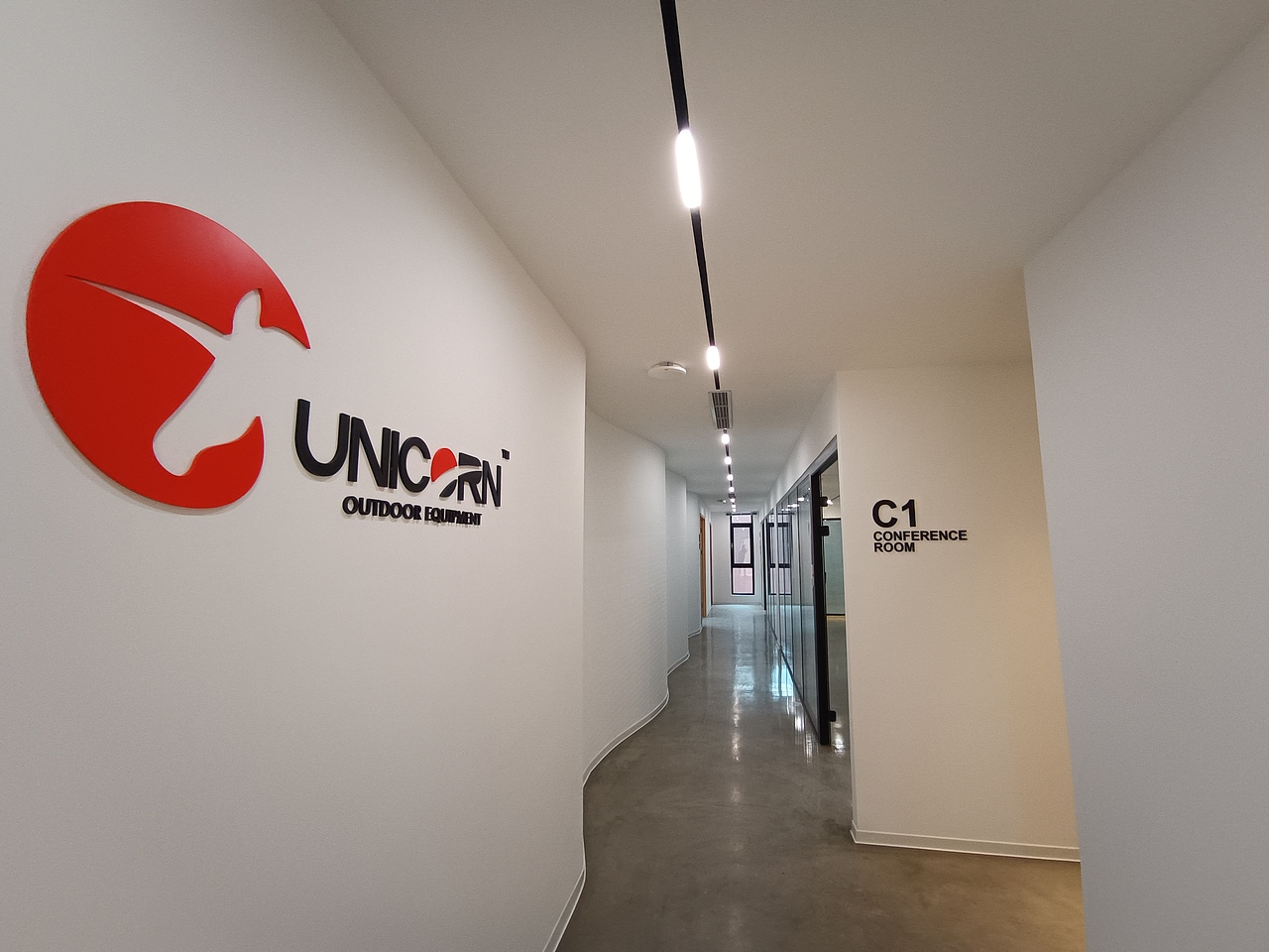 UNICORN高端办公空间设计SI/VI/总部办公/施工落地全案（图ZMzUxMjAwNDUy） - 商业空间设计 - 站酷设计师联合艺创品牌设计原创素材 - 站酷ZCOOL