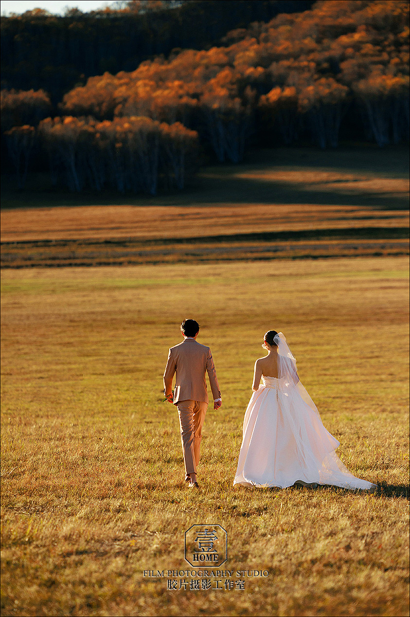 你的笑洒在了秋日的暖阳里，北京婚纱照！（图ZMzE3OTUzNjQw） - 人像摄影 - 站酷设计师壹HOME摄影工作室原创素材 - 站酷ZCOOL