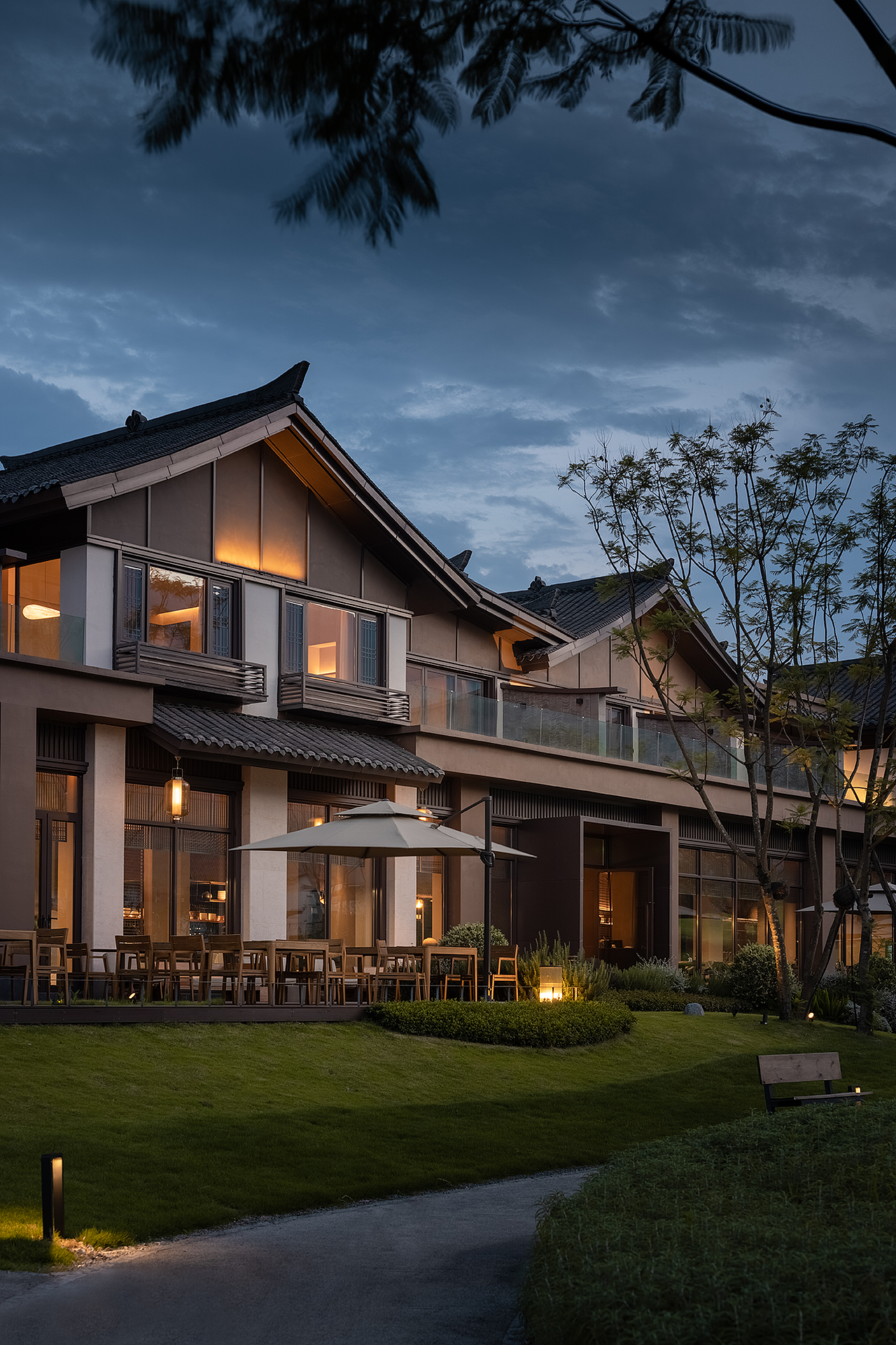 之境内建筑 | 1600㎡峨眉山高桥里湖畔餐饮空间