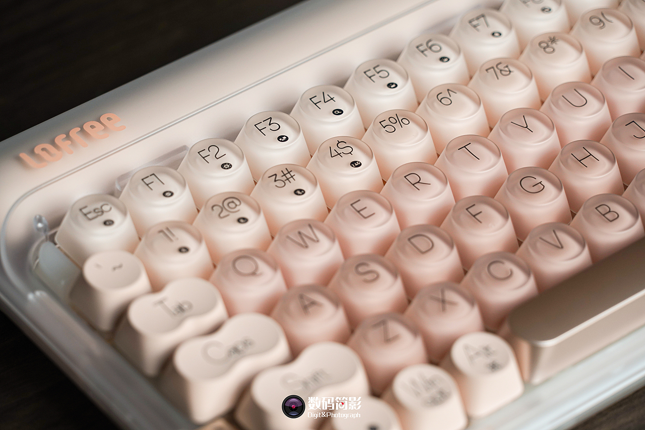 洛斐LOFREE粉底液机械键盘 · 数码简影