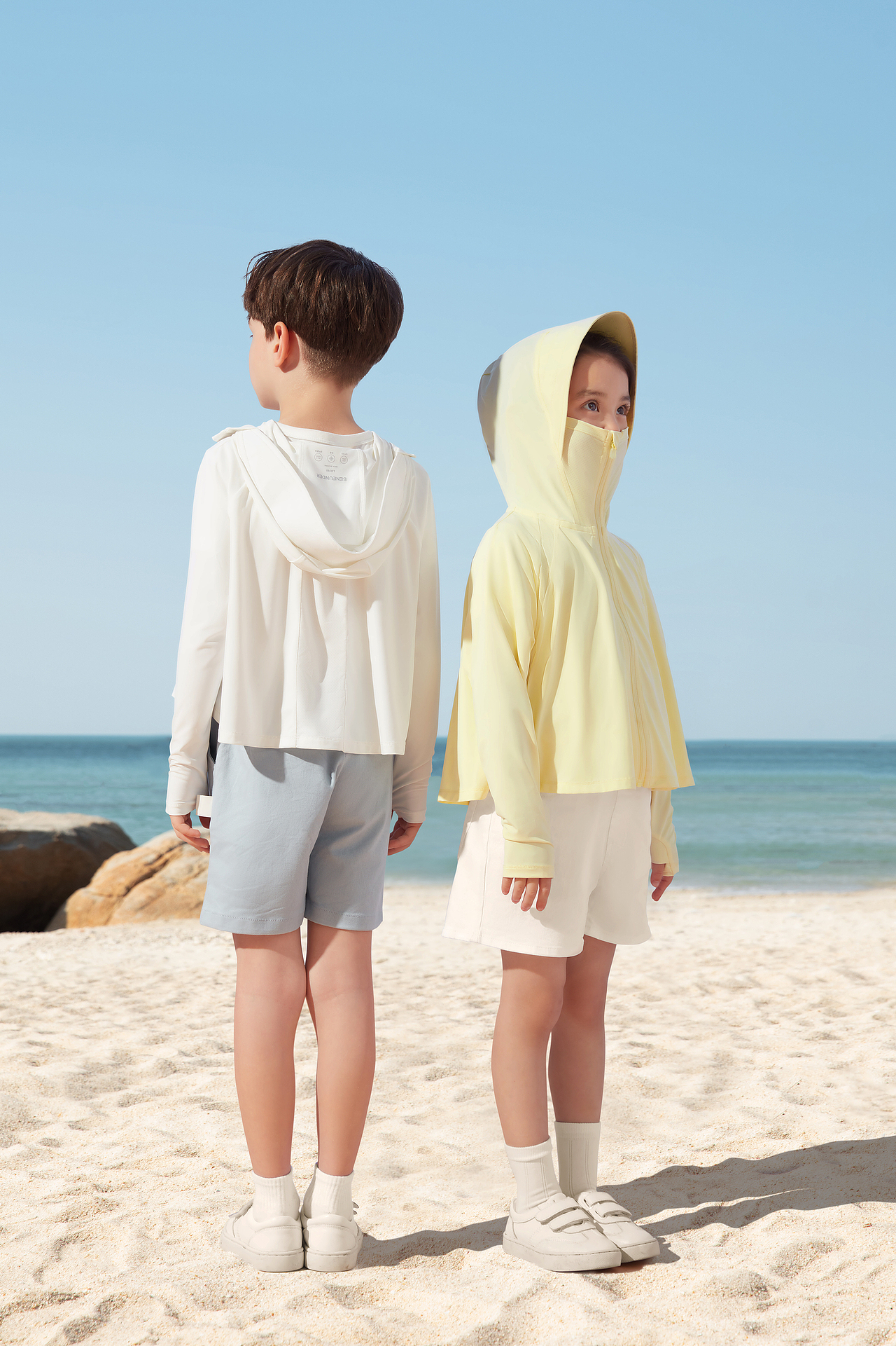 蕉下 冰触系列 儿童披肩防晒服 | 电商摄影（图ZMzExMDI0Njky） - 产品摄影 - 站酷设计师制片露娜Luna原创素材 - 站酷ZCOOL