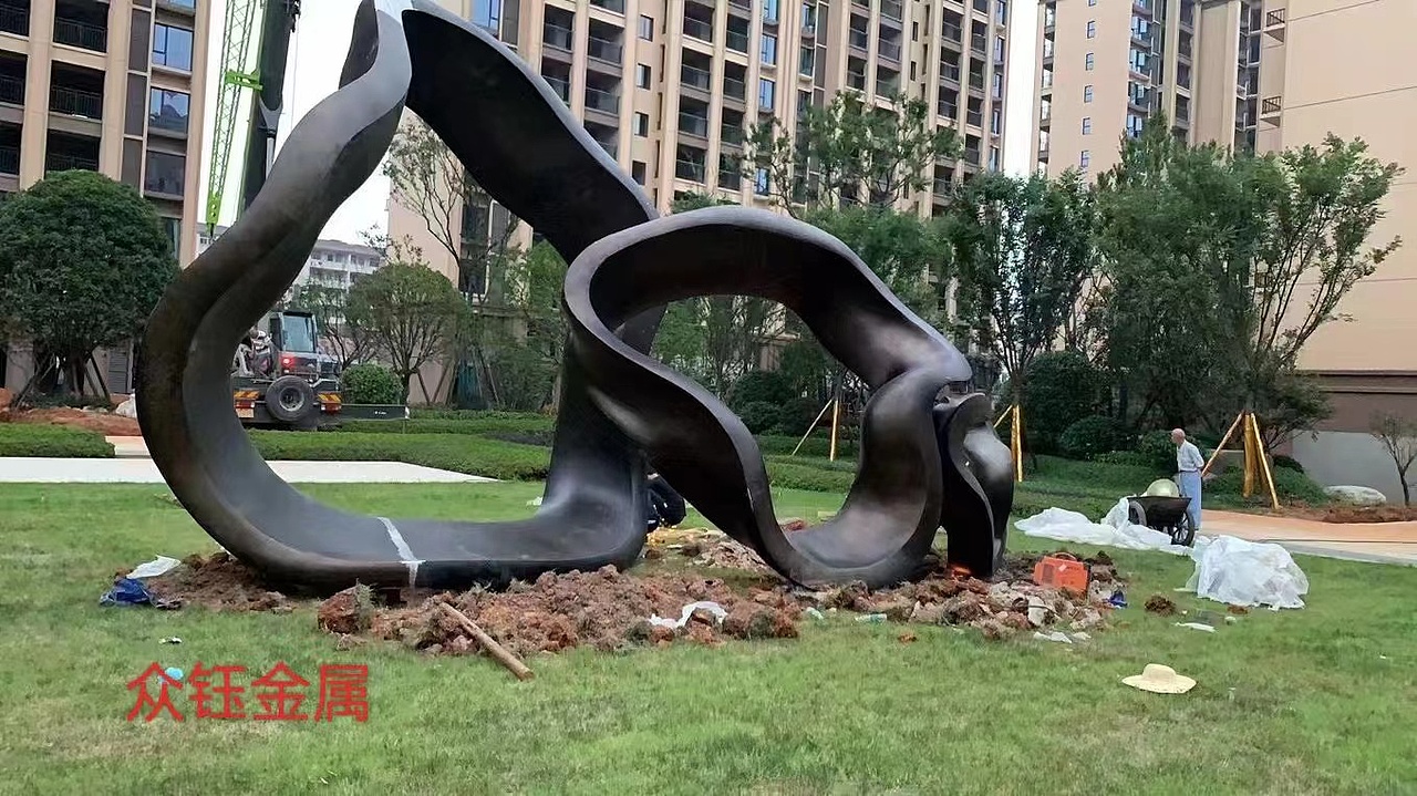 不锈钢异形雕塑设计