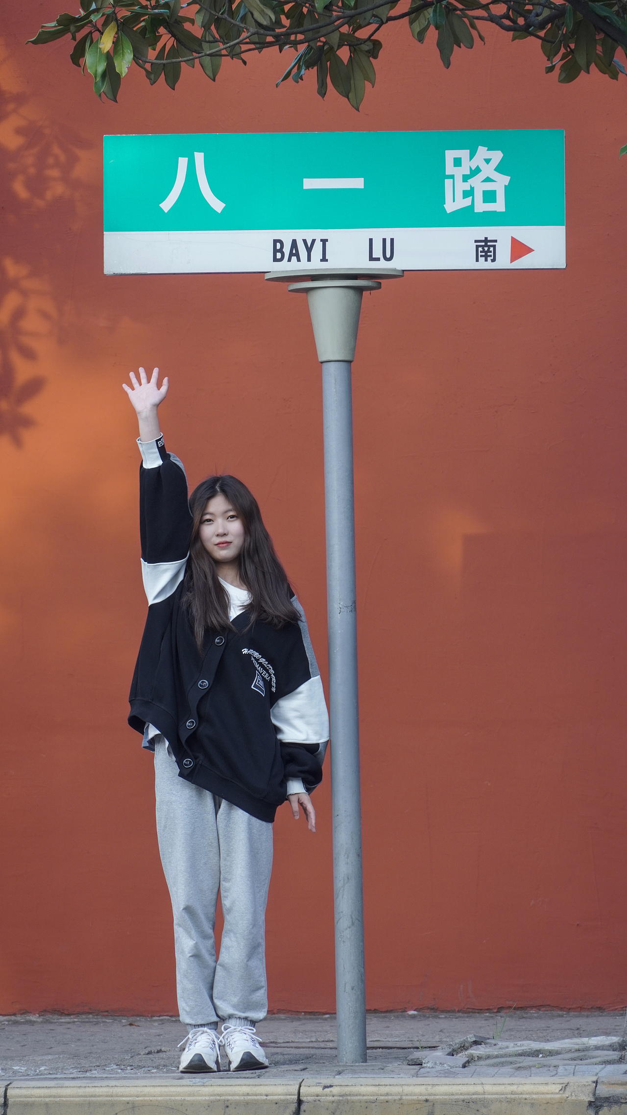 红墙街拍（图ZMzA4MTU4NDY0） - 人像摄影 - 站酷设计师CTGU罗同学原创素材 - 站酷ZCOOL