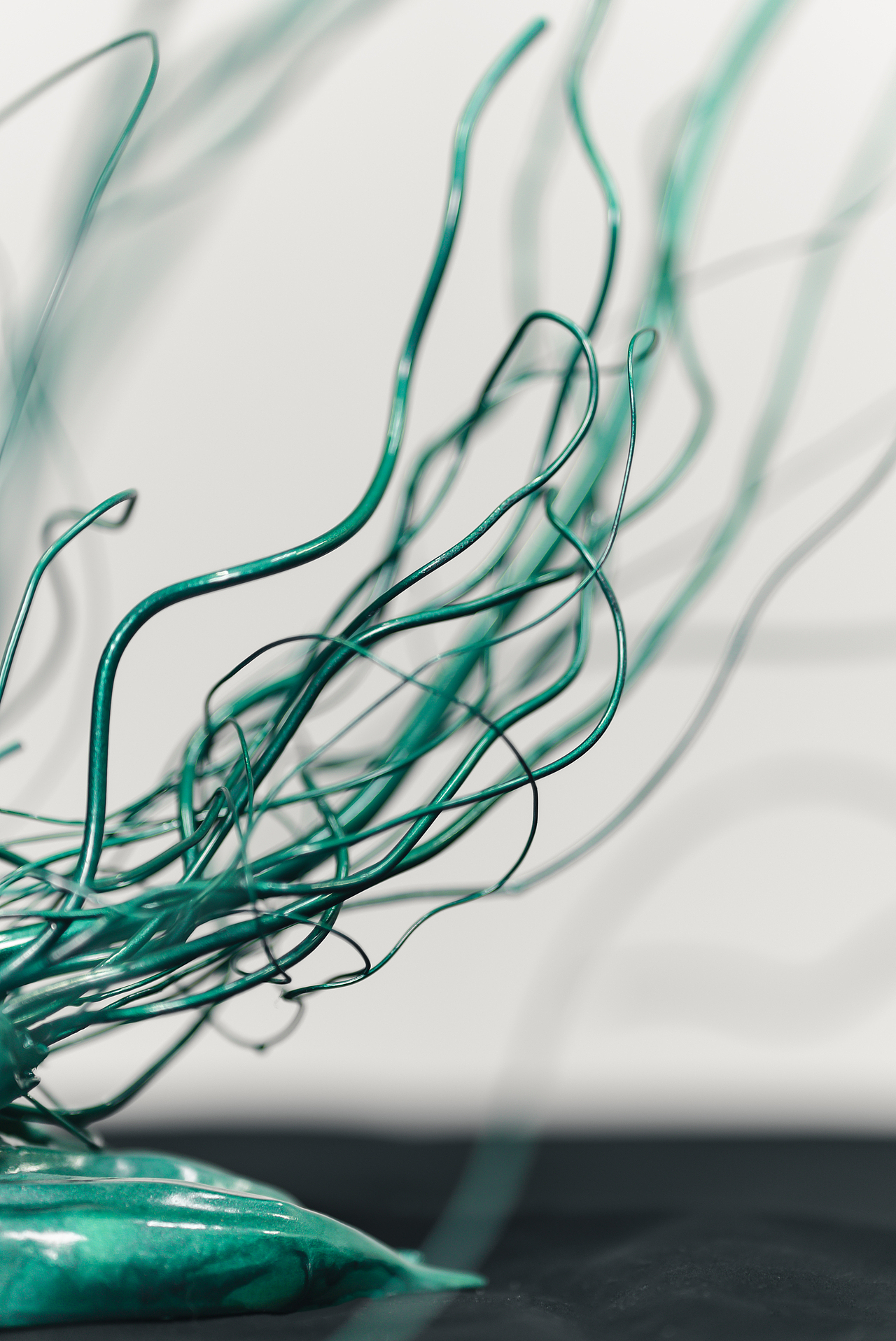 木九十 x 丁文尧 | 《游龙在野》飞线艺术装置