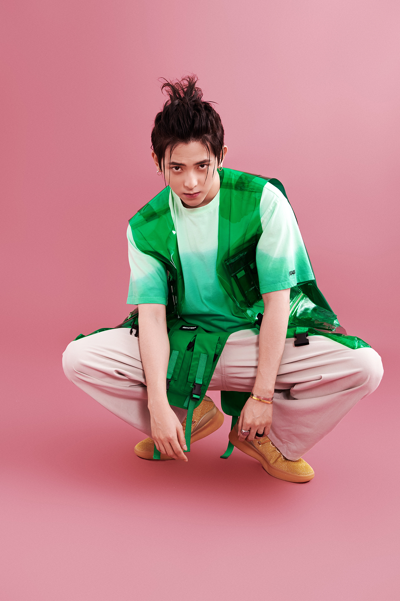 艺人符龙飞杂志拍摄