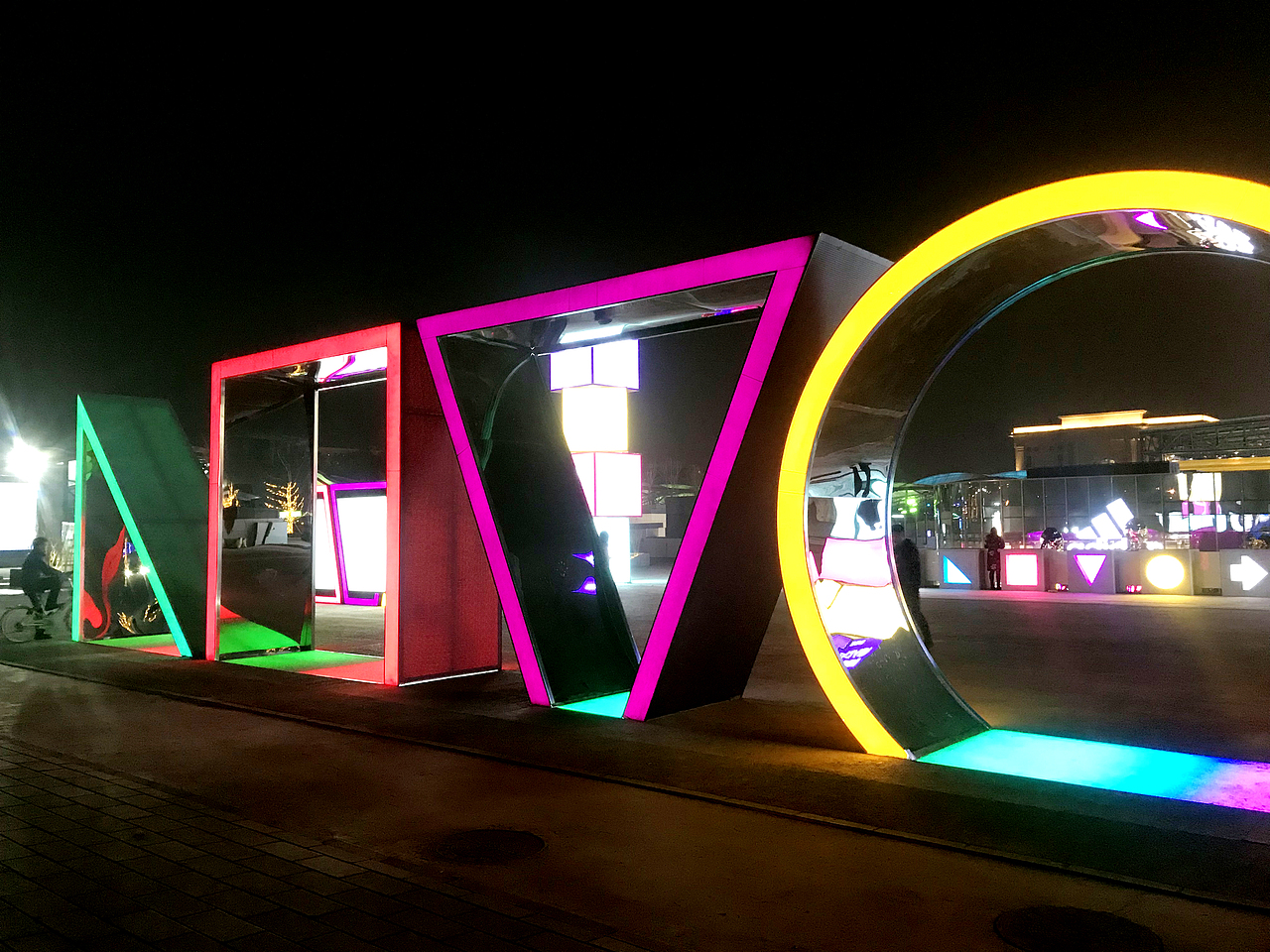 WWD华熙万物：北京华熙LIVE·五棵松灯光场景营造（图ZMzcwNDQ2NjIw） - 景观设计 - 站酷设计师Narjeeling原创素材 - 站酷ZCOOL