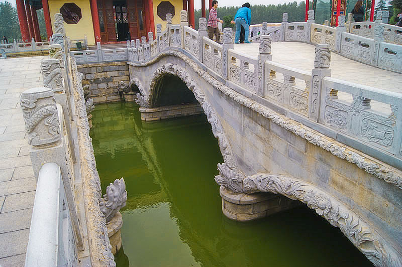 汝南小南海禅寺,几年前拍的了,在那里受的在家菩萨戒