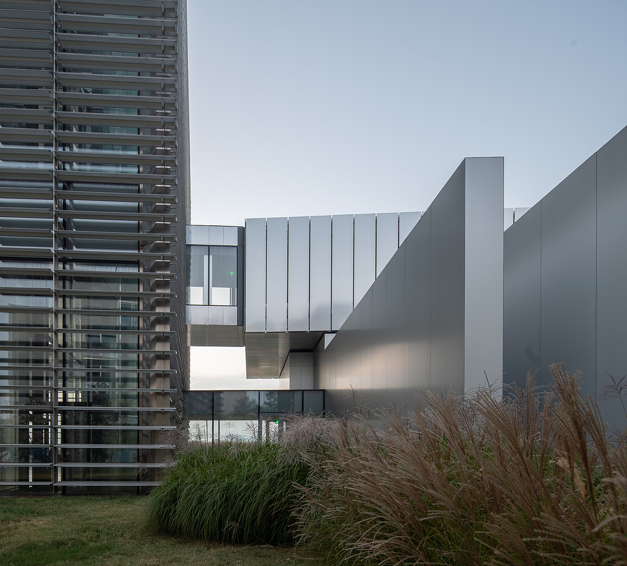 青岛市西海岸新区银沙滩路1111号项目名称:tag·西海美术馆创作30粉丝