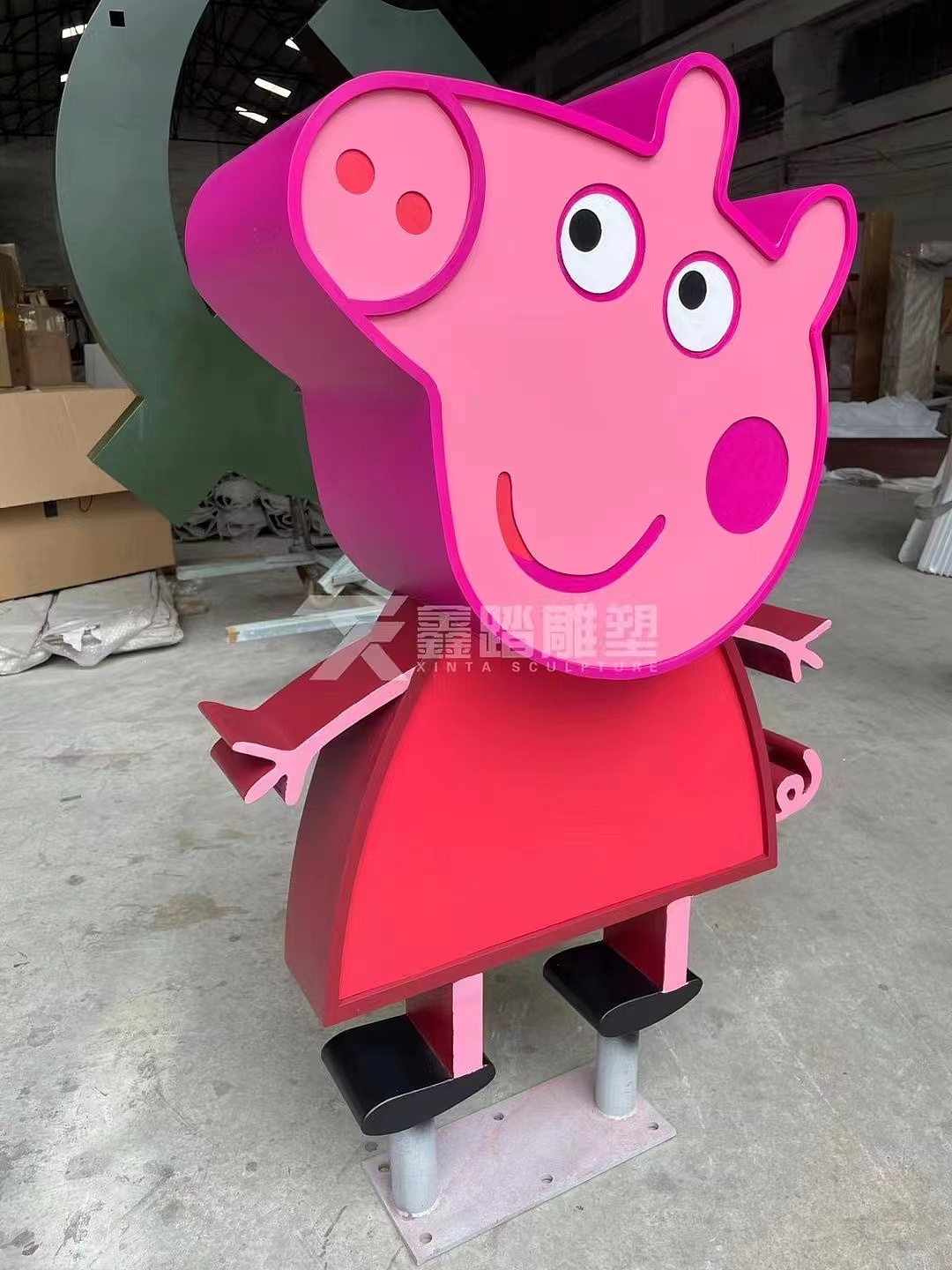 广场小猪佩奇不锈钢雕塑 公园景观卡通动物不锈钢摆件