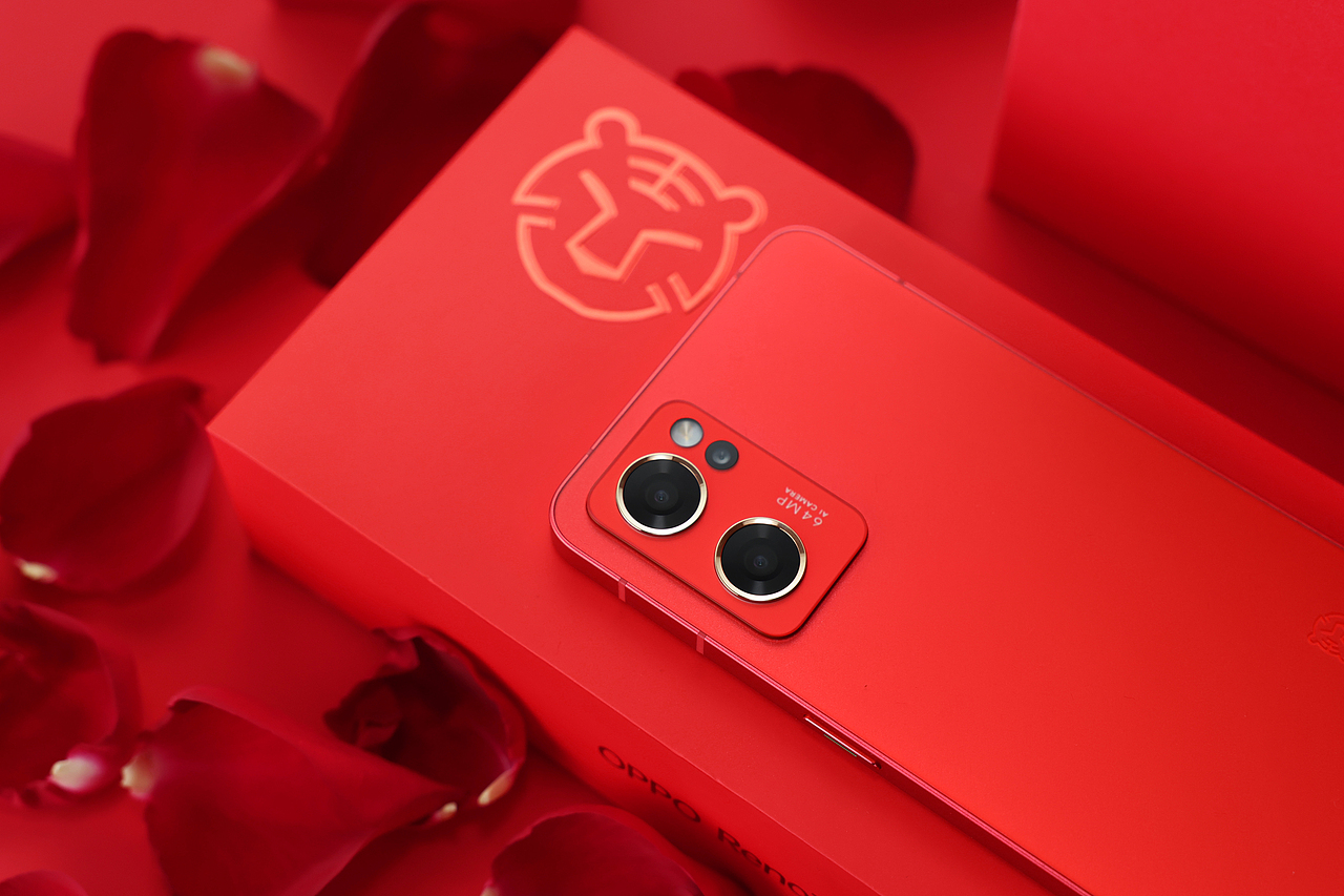 OPPO Reno7 新年版 手机实拍（图ZMzIyNDgyNjM2） - 产品摄影 - 站酷设计师独立野生摄影师原创素材 - 站酷ZCOOL