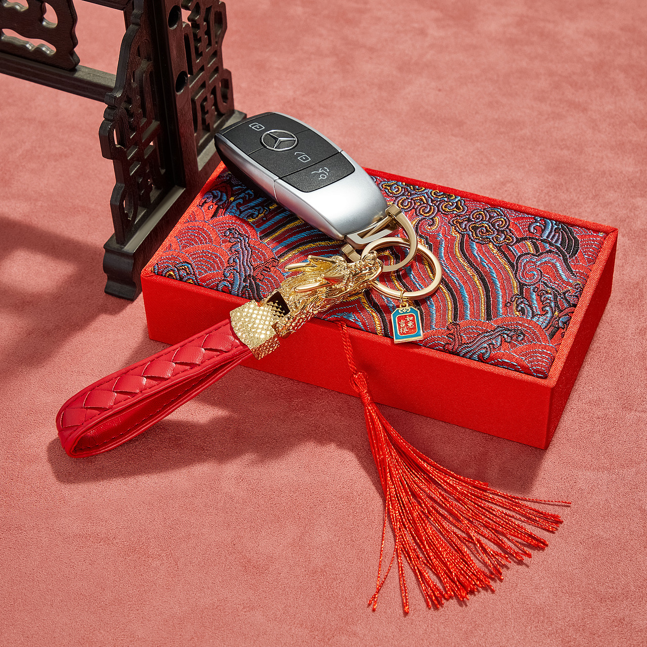 龙年钥匙扣拍摄|实拍精修场景图