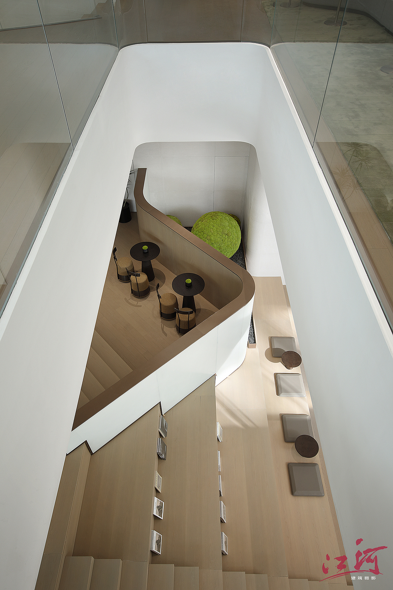 办公空间摄影|探索高大空间中的原始质感（图ZMzY2MTU2NTQw） - 环境/建筑摄影 - 站酷设计师室内空间摄影原创素材 - 站酷ZCOOL