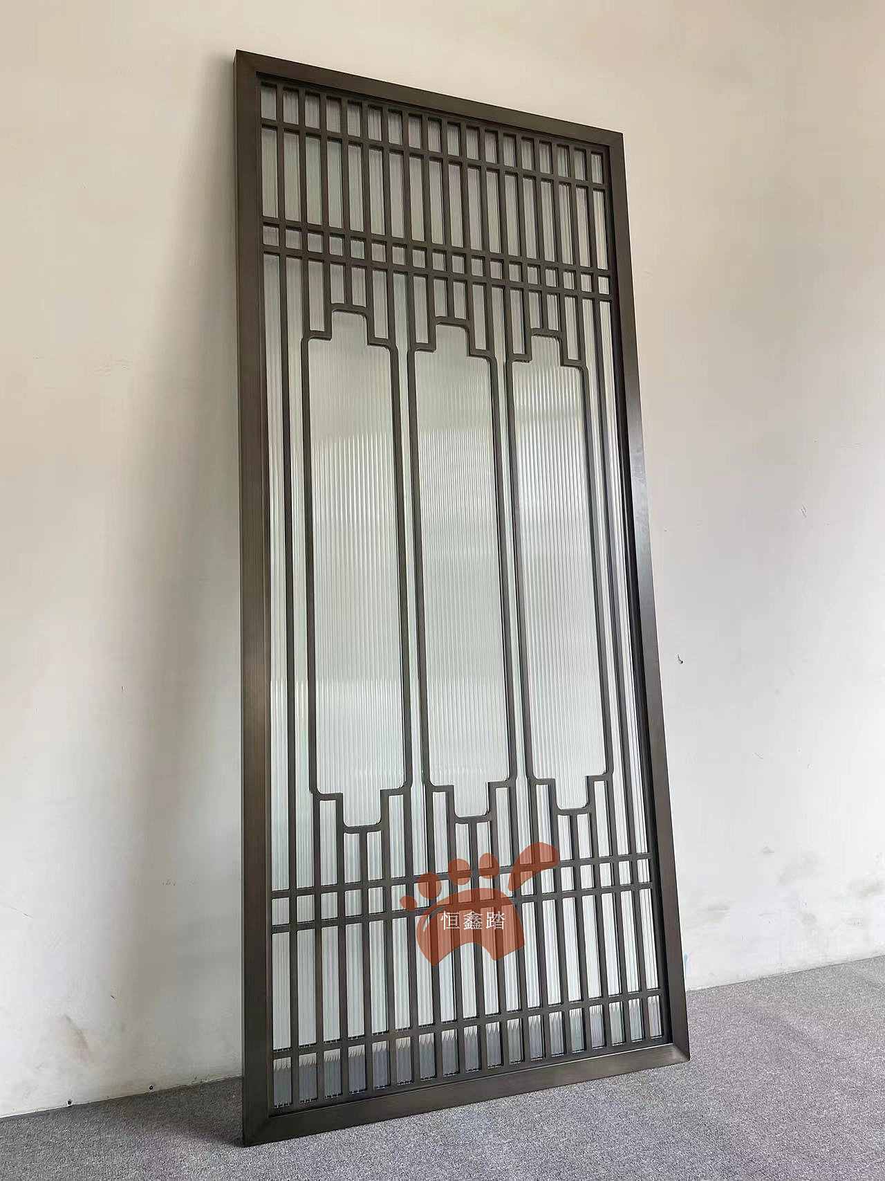 售楼部黑金不锈钢长虹玻璃格栅、新中式玻璃屏风（图ZMzY4ODIwMzA0） - 其他工业/产品 - 站酷设计师恒鑫踏不锈钢制品原创素材 - 站酷ZCOOL