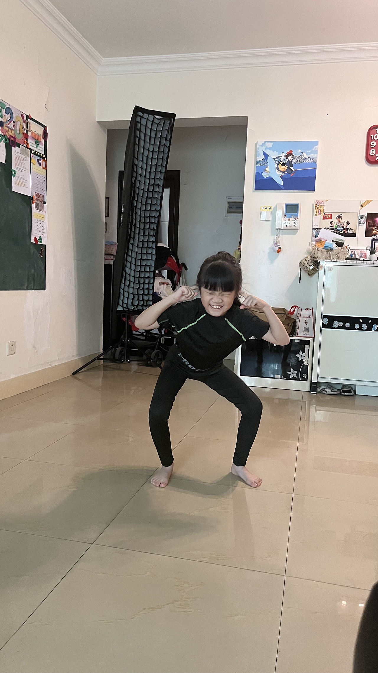 救命啊!别玩了!快放我下来!(图ZMzE3MzI5NjI0) - 修图/后期 - 站酷设计师吉他猪原创素材 - 站酷ZCOOL
