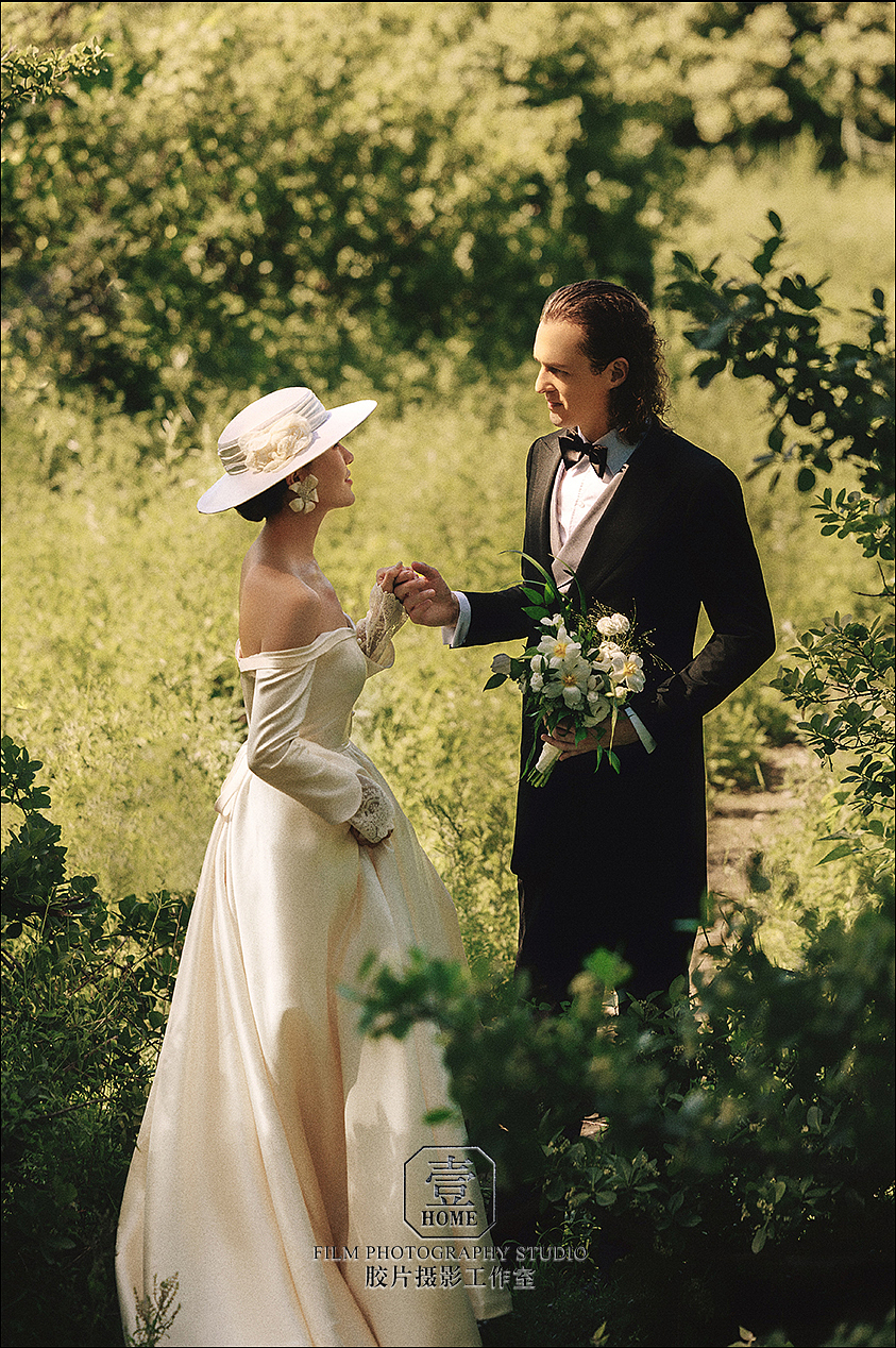 这不是大理，是在北京！电影感婚纱照（图ZMzE0ODUwNjI4） - 人像摄影 - 站酷设计师壹HOME摄影工作室原创素材 - 站酷ZCOOL