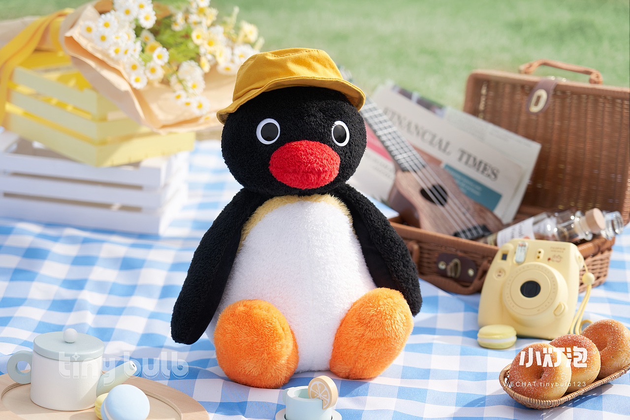 毛绒摄影｜pingu表情包企鹅 毛绒公仔拍摄（图ZMzQzNzYzMjM2） - 产品摄影 - 站酷设计师小灯泡视觉I潮玩原创素材 - 站酷ZCOOL