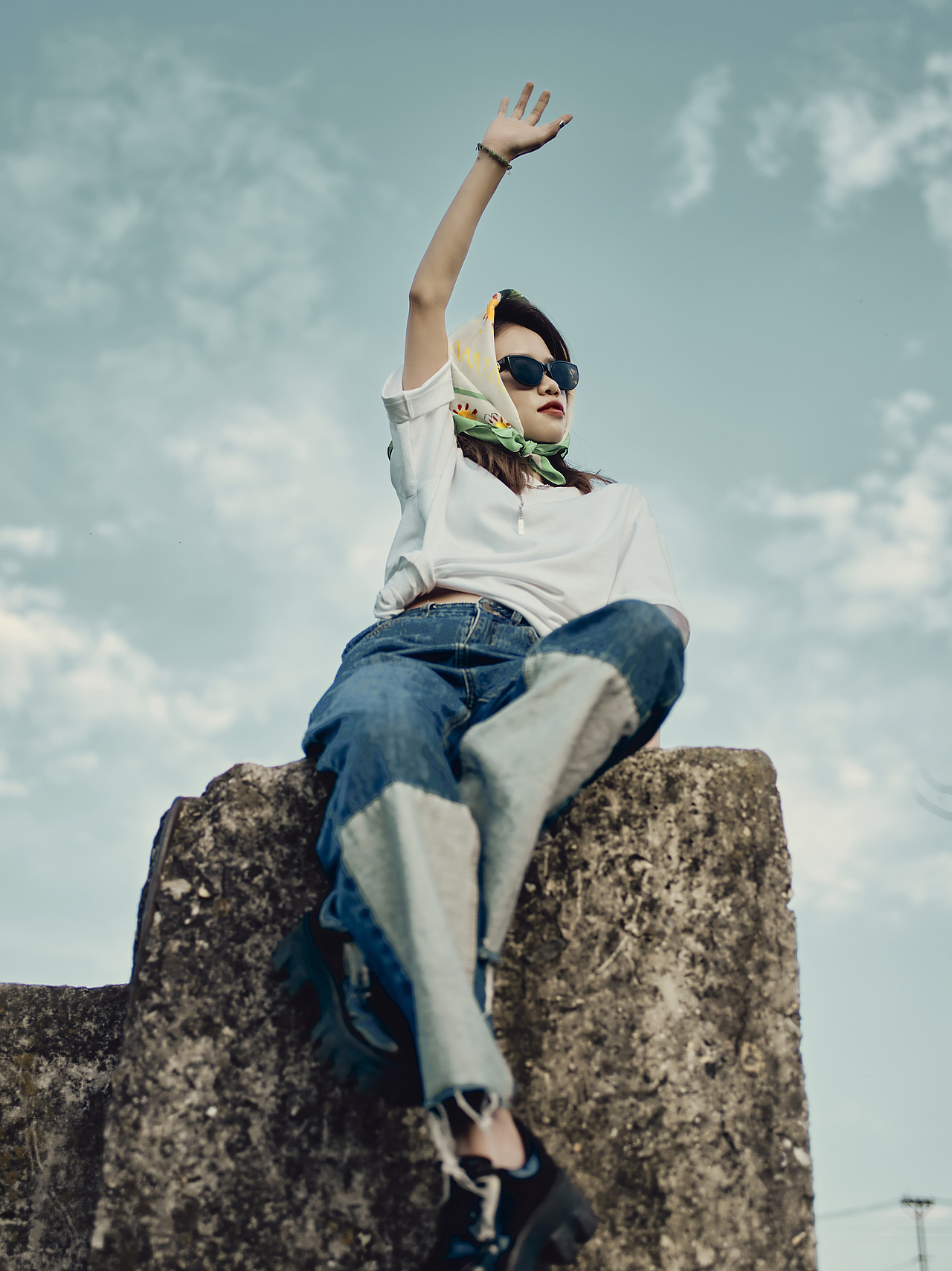 夏天的天（图ZMzA2NDk5NTA4） - 人像摄影 - 站酷设计师淡总今天不瞌睡原创素材 - 站酷ZCOOL