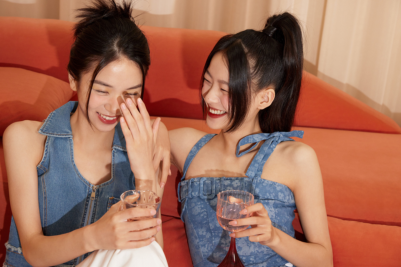 INTO YOUInto you 开盖系列✨club正式开启！（图ZMzE4NjE4MTM2） - 产品摄影 - 站酷设计师他是33原创素材 - 站酷ZCOOL