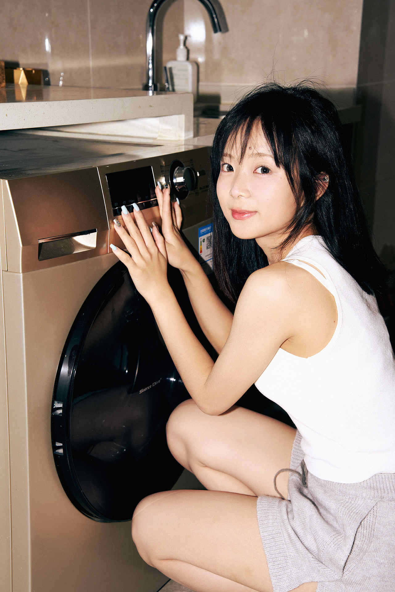 气泡味道的鬼马夏天（图ZMzY4MzAyMDM2） - 人像摄影 - 站酷设计师小烟_Gava原创素材 - 站酷ZCOOL